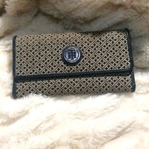 Tommy Hilfiger wallet